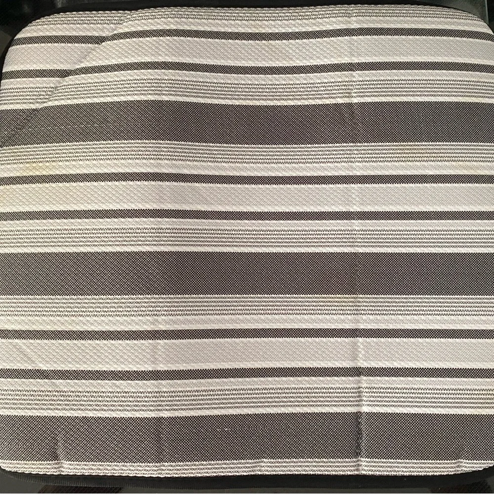 DASH RAPID EGG-COOKER- CUISINART KITCHEN MAT-WITH KITCHEN UTENSILS - Picture 11 of 16